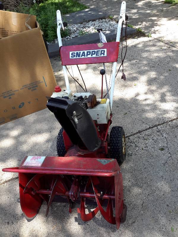 lot 48 image: Snapper Snow Blower