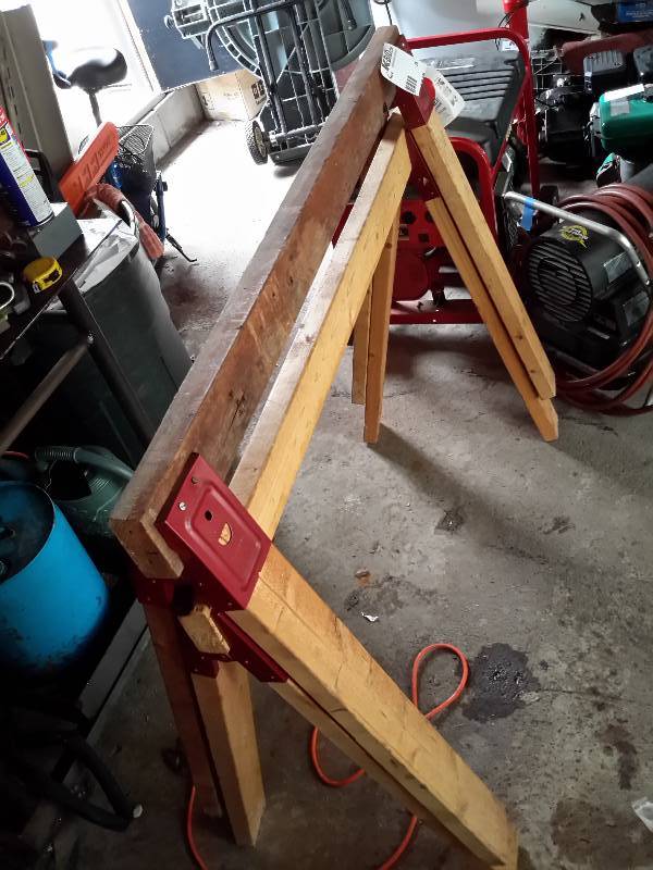 lot 28 image: 2 Wooden Saw Horses