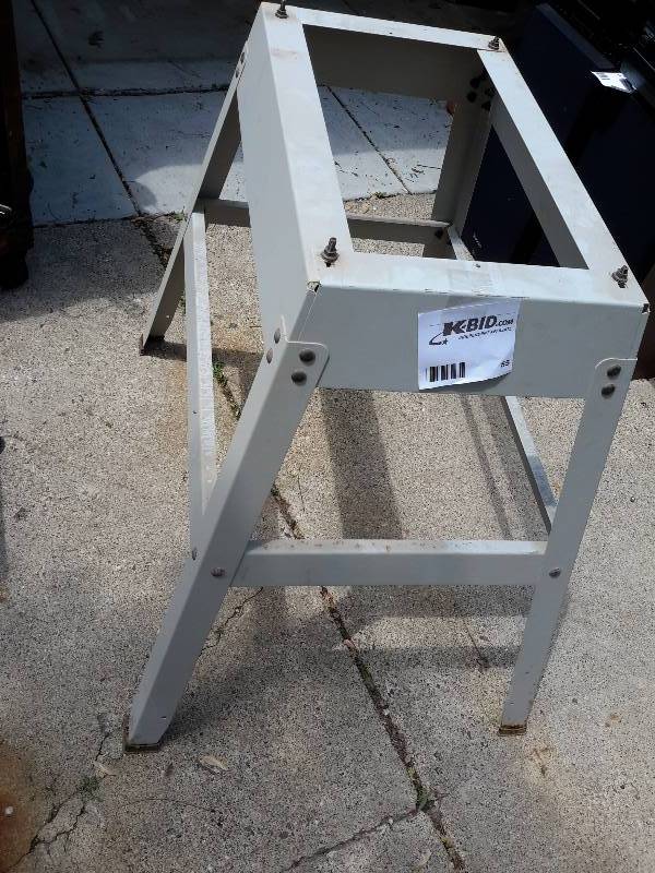 lot 55 image: Metal Saw Stand