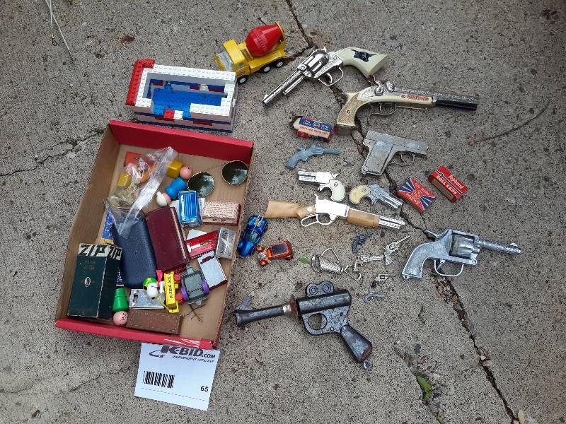 lot 65 image: Toy Guns and Various Other Items