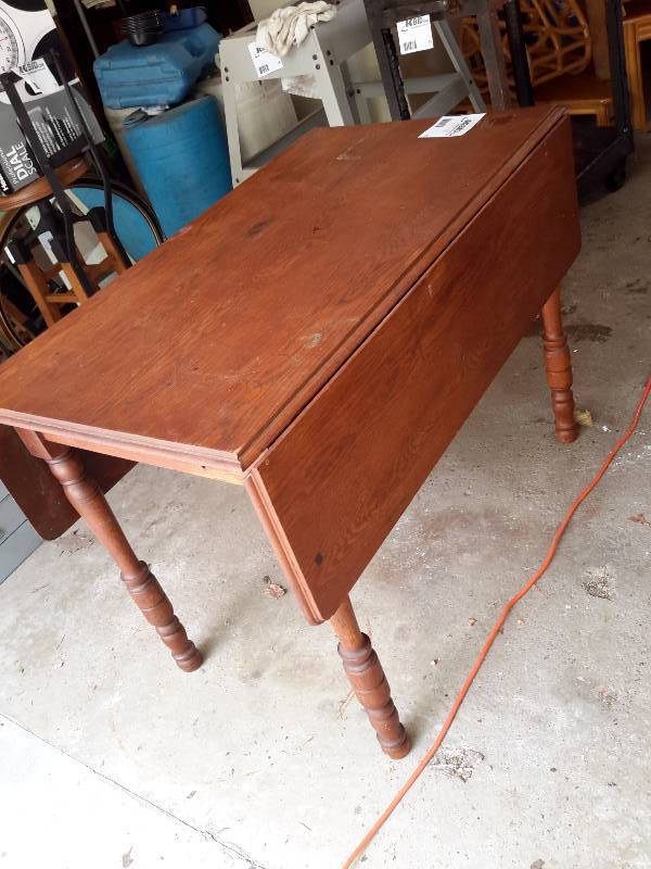 lot 61 image: Dual Leaf Wooden Table w Drawer