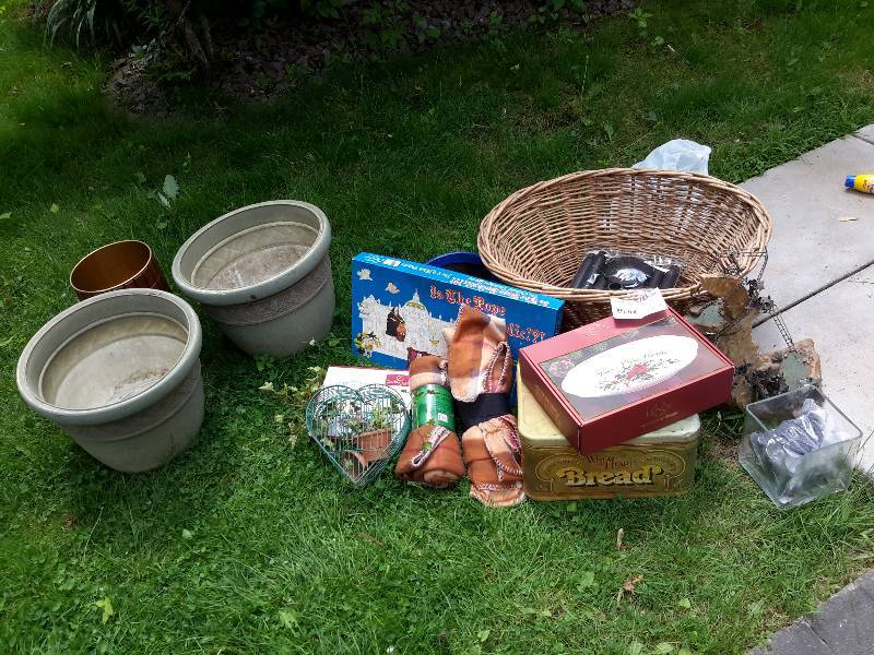 lot 54 image: Various Garden and Home Amenities