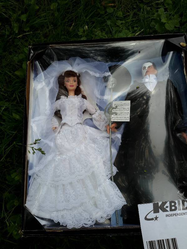 lot 72 image: 3 Various Barbie Dolls in Box