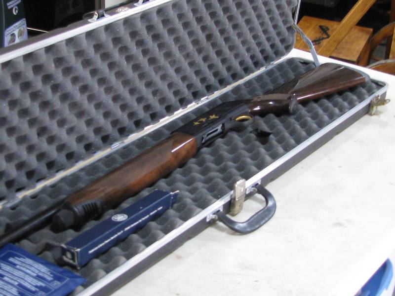 lot 1 image: Beretta 12ga Automatic 2000 Ducks Unlimited