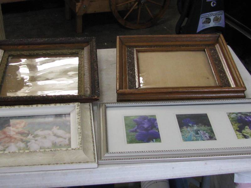 lot 50 image: Picture Frames