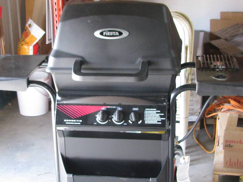 lot 63 image: Fiesta Gas Grill