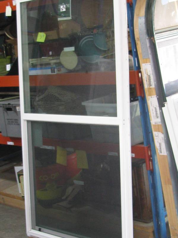 lot 71 image: Large Replacement Window