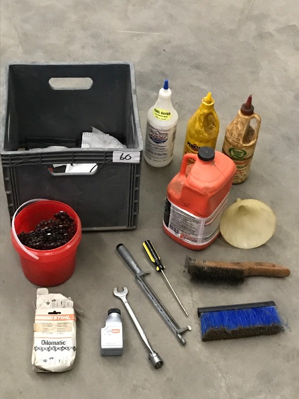 lot 60 image: Tote Of Assorted Chainsaw Bar & Ch...
