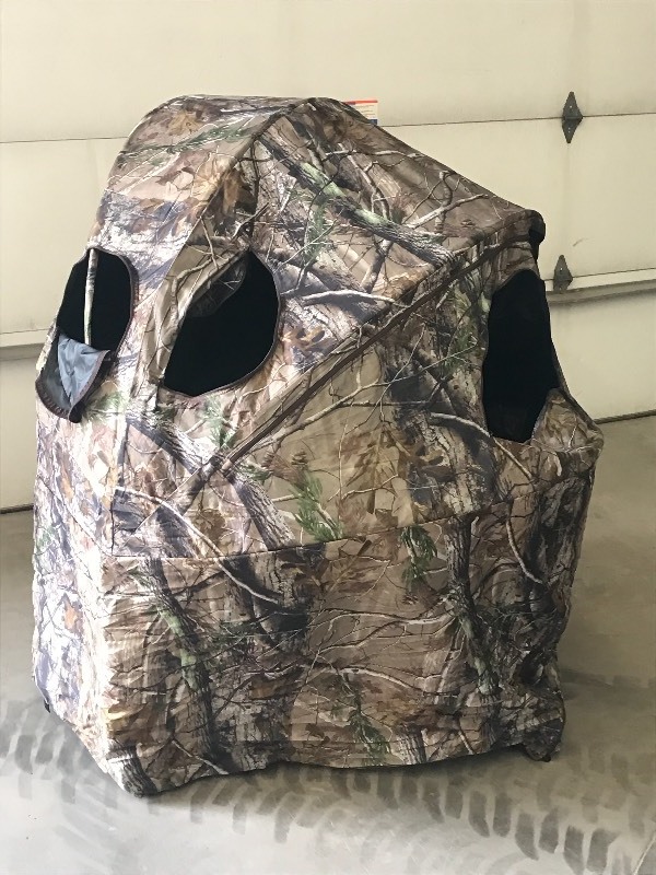 lot 68 image: 2-Man Portable Ground Blind Chair W...