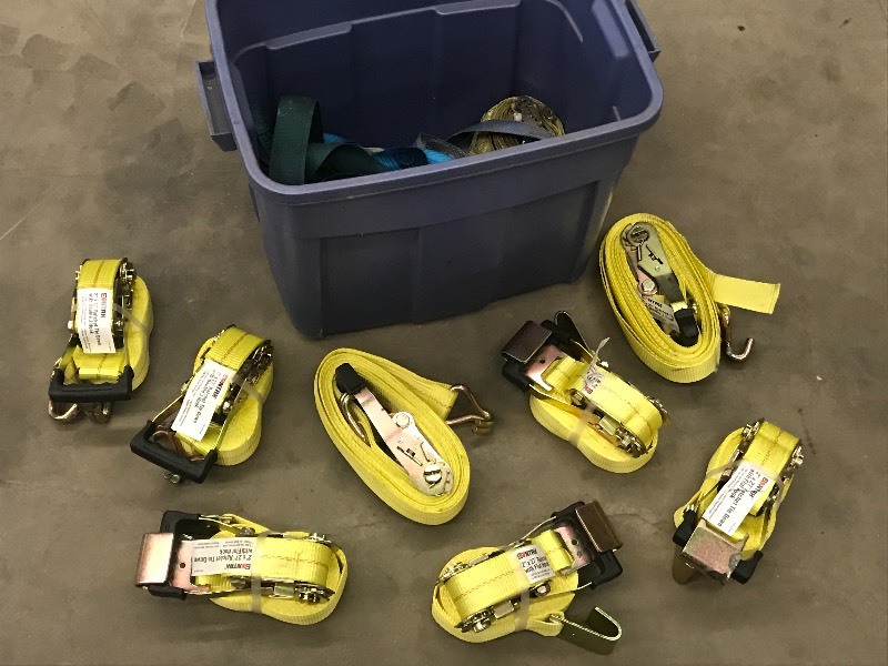 lot 71 image: Tote Full Of New 10,000# Ratchet S...