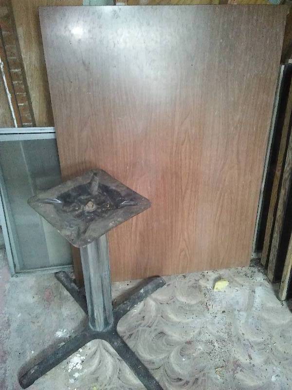 lot 4 image: Table Base and Top
