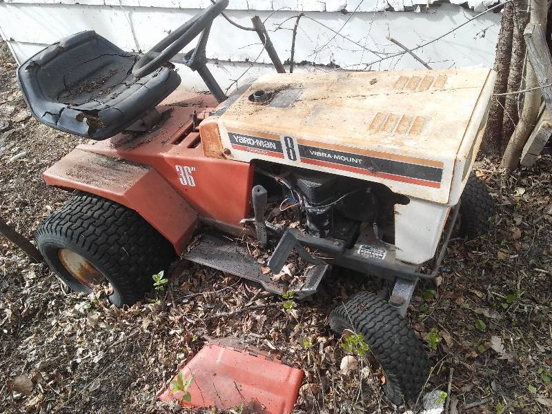 lot 21 image: Yard Man Riding Mower- Not Running