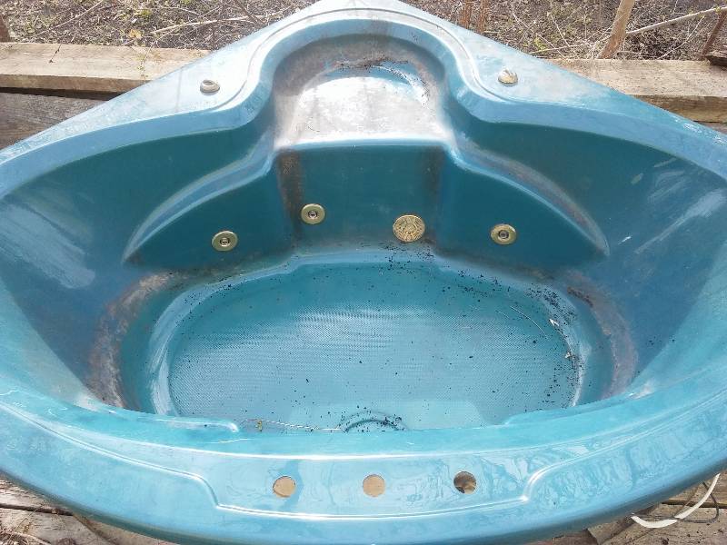lot 23 image: Circulating Hot Tub, Never Installed
