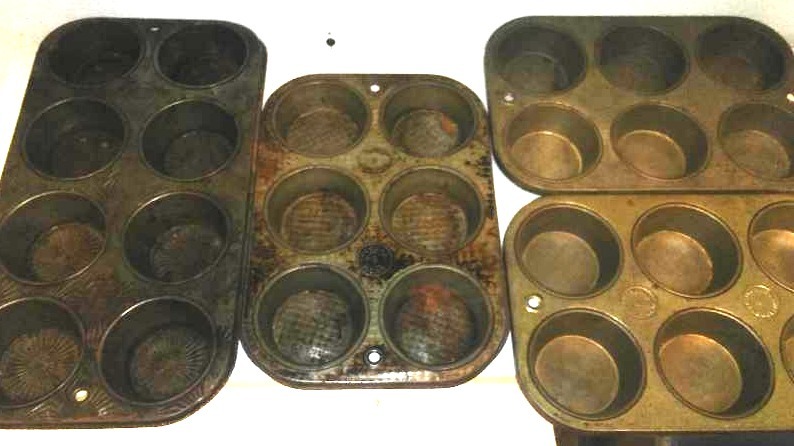 lot 41 image: Vintage muffin tins