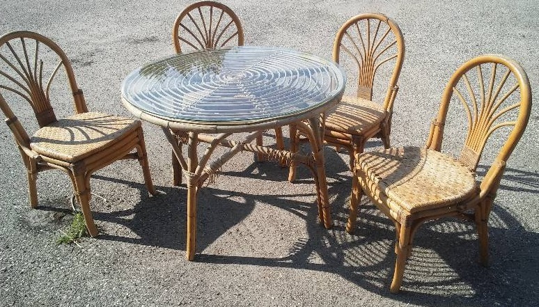 lot 50 image: 5-piece table and chair, Shelby Williams