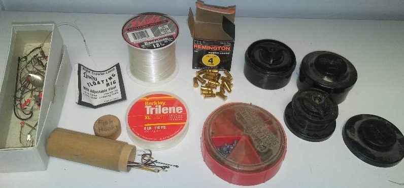 lot 79 image: Fishing and ammo lot, cool wood cylinder box
