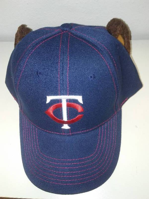 lot 122 image: Minnesota Twins cap hat with bear ears