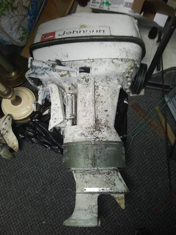 lot 125 image: 40 Hp Johnson electric start motors