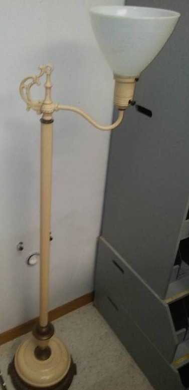 lot 126 image: Vintage floor lamp works, Ornate