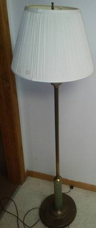 lot 127 image: Vintage for floor lamp works with shade