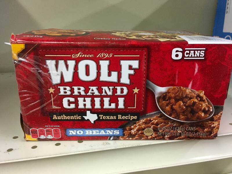 lot 7 image: WOLF BRAND CHILI