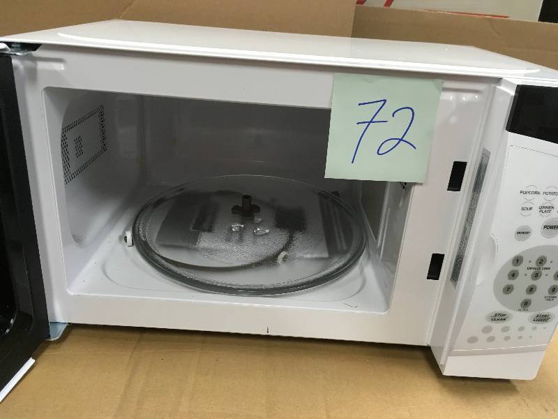 Magic Chef 0.7 cu. ft. Countertop Microwave in White