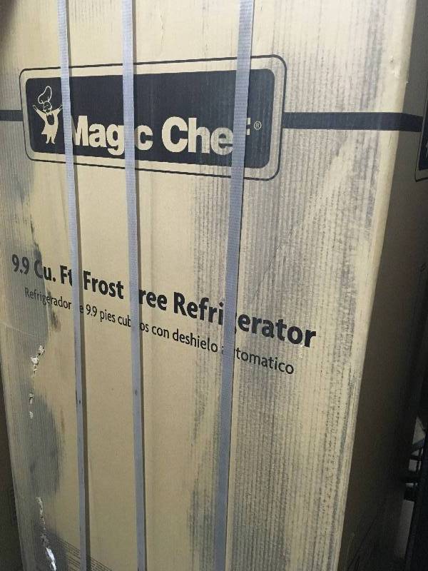 Magic Chef 9.9 cu. ft. Top Freezer Refrigerator in White
