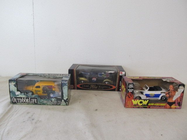 lot 28 image: Lot of MINT IN BOX Diecast Cars