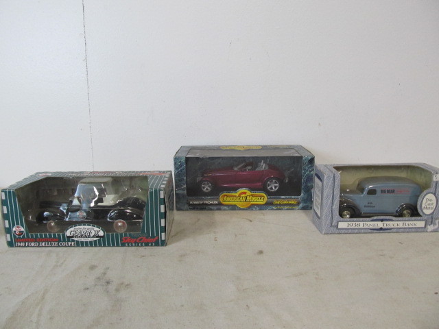 lot 30 image: Lot of MINT IN BOX Diecast Cars
