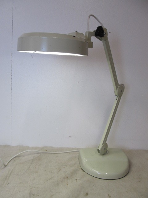 lot 118 image: Vintage LUXO Industrial Magnifier Shop Lamp