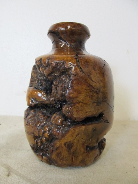lot 121 image: Carved Burled Wood Candle HolderVase