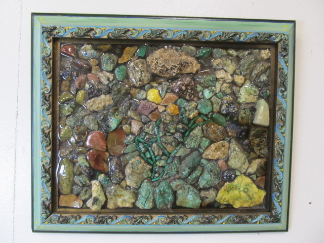 lot 122 image: Vintage Mid Century Real Stone Wall Hanging Display