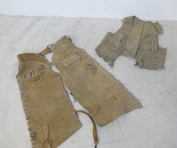 lot 134 image: Vintage Leather Western Cowboy Childs Outfit