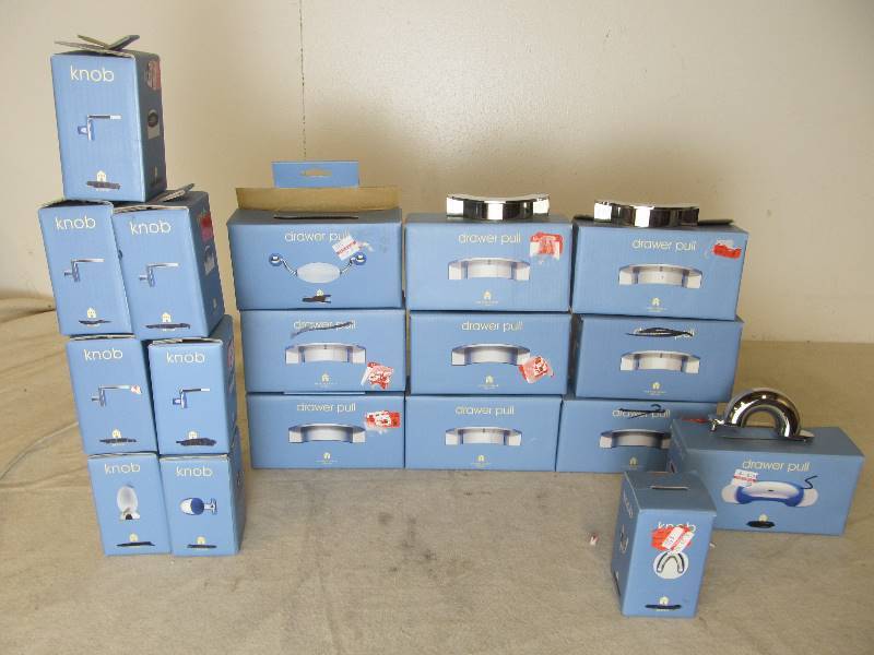 lot 80 image: Lot of NEW CabinetDrawerDoor Hardware