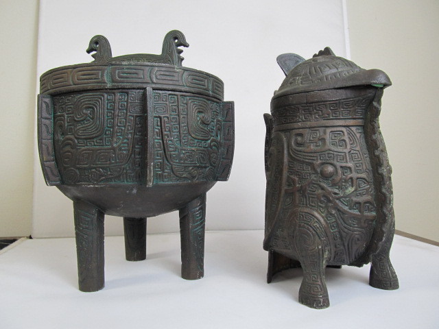 lot 19 image: Vintage Cast Metal JAMES MONT Style Mayan Ice Bucket & Pitcher