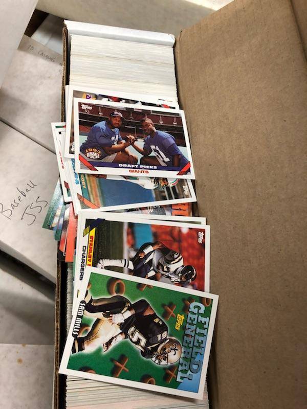 lot 127 image: Lot of Baseball Cards