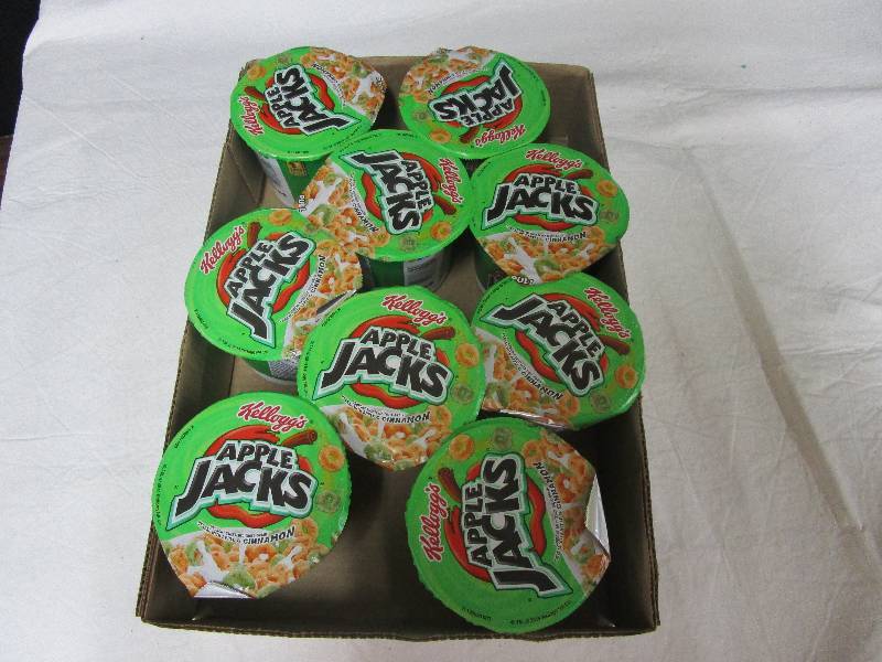 lot 4 image: 9 kelloggs apple jacks cerreal cups