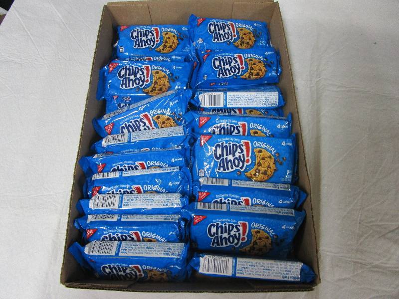lot 9 image: 22 Original Chips Ahoy