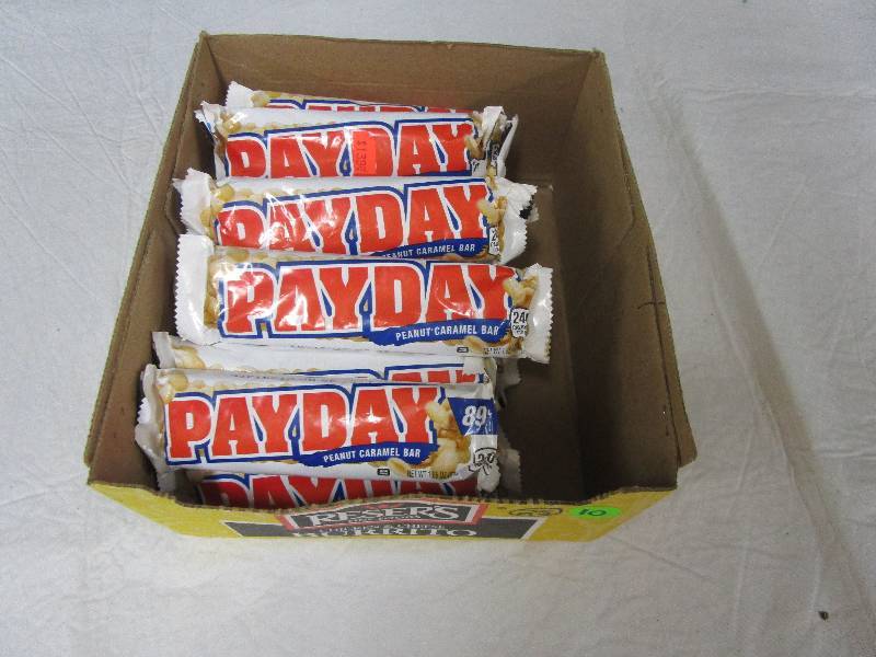 lot 10 image: 25 Pay Day Peanut Carmel Bars