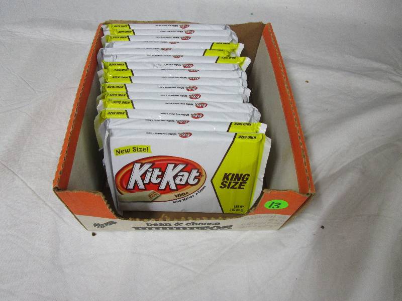 lot 13 image: 15 king size kit kat white chocolate bars