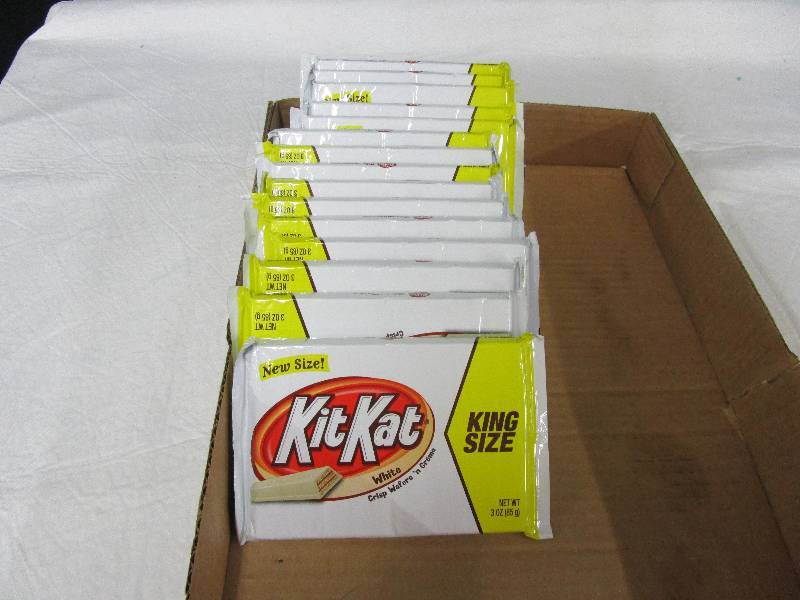 lot 15 image: 15 king size kit kat white chocolate bars