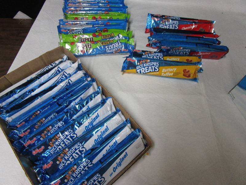 lot 16 image: Large Rice Krispy Treats 9 mm Rice Krispie Treats, 2 Buttery Toffee, 5 Chocolate Chip and 11 Original