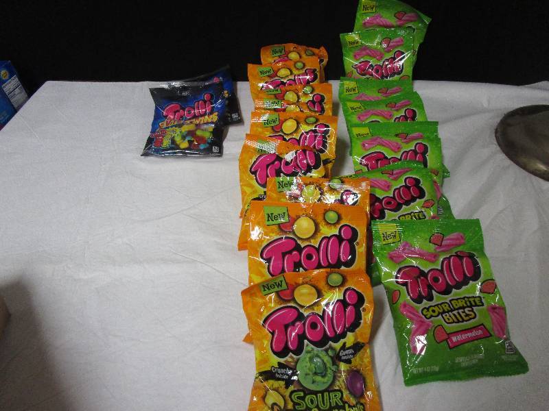 lot 25 image: 7 Watermelon Troll Bites, 9-Sour Gummy Crunches and 2- Troll Gummies