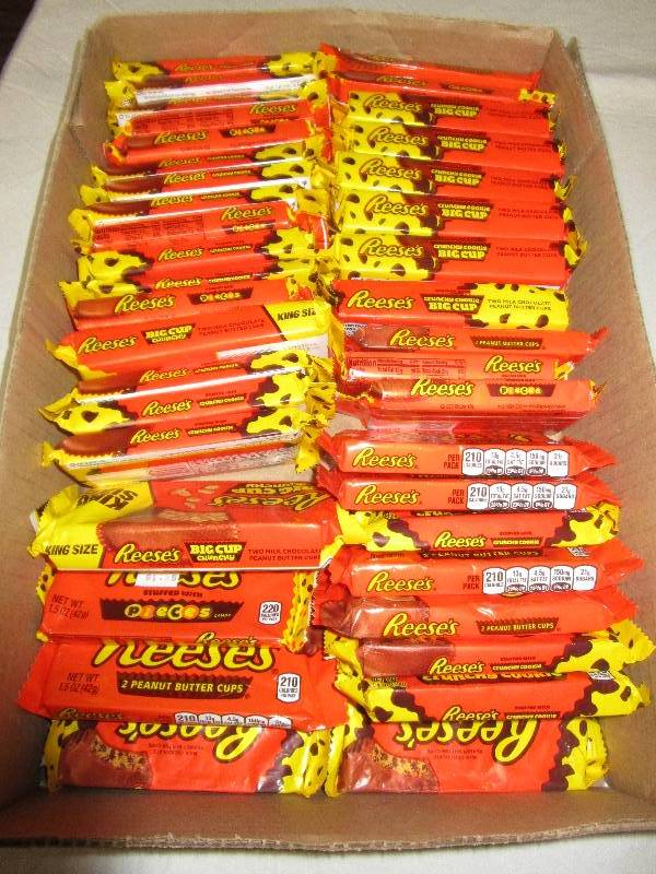 lot 65 image: 39 Total Reeses Packs