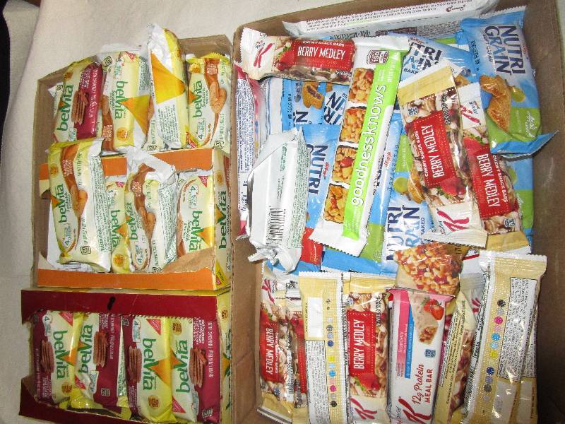 lot 67 image: 40 Plus Breakfast bars