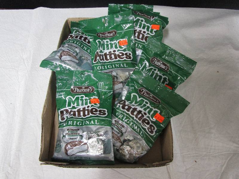lot 77 image: 10 pearsons mint patties original.