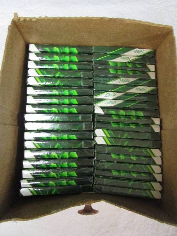 lot 95 image: 38 Stride Spearmint gum.