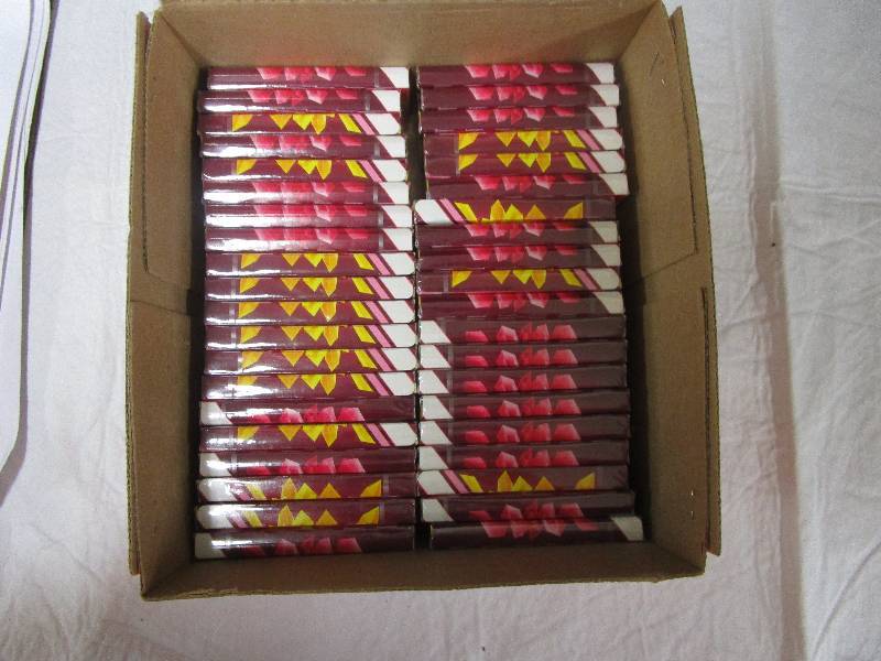 lot 96 image: 40 Stride LemonBerry Gum