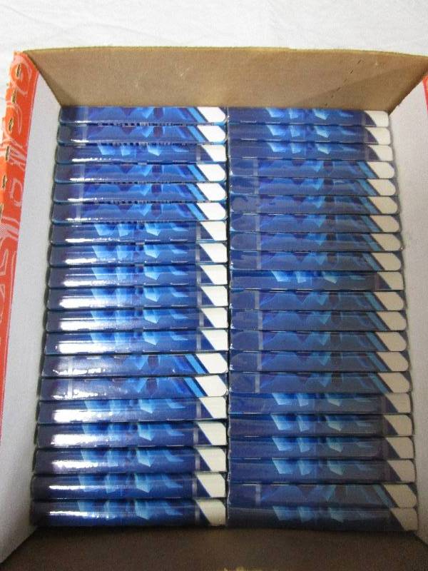 lot 97 image: 40 Stride Peppermint Gum