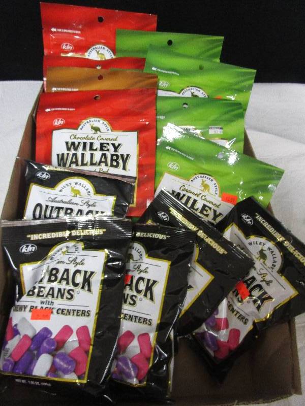 lot 100 image: 5 Caramel covered wiley wallaby, 3 chocolate covered wiley wallaby, 1 vanilla covered and 4 australian style outback beans